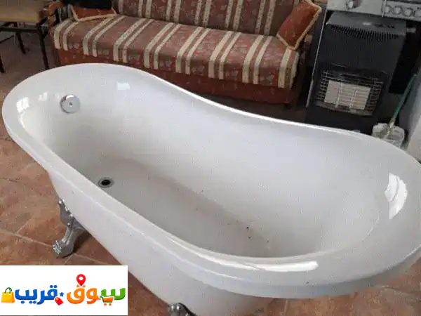 bathtub  حوض الاستحمام