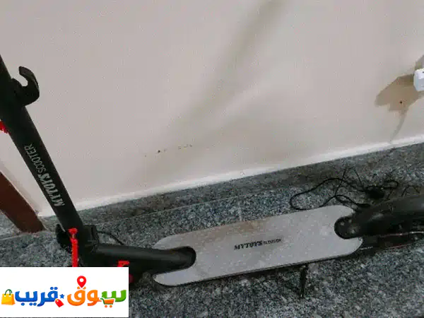 سكوتر كهربائية مستعملة قليلا سليمة وليست بها أي...