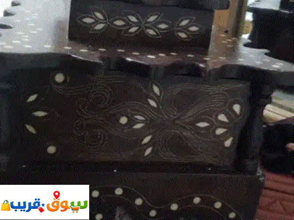 صندوق منقوش بالسلك و العم