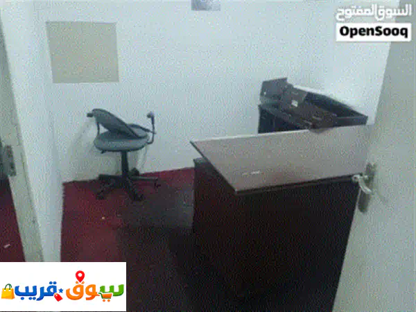 فرصة ذهبية: مساحة صيانة جوالات ولابتوبات للإيجار في مجمع جوشي | شامل تأشيرة!