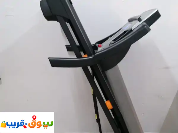 للبيع جهاز مشي من الماركة العالمية nordictrack، يتميز بالقوة والمتانة وتصميم موفر للمساحة (قابل ...