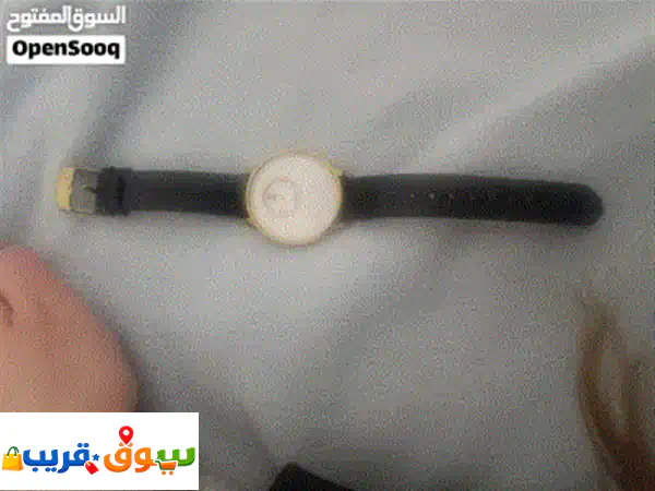 ساعة من سويسرية جديدة