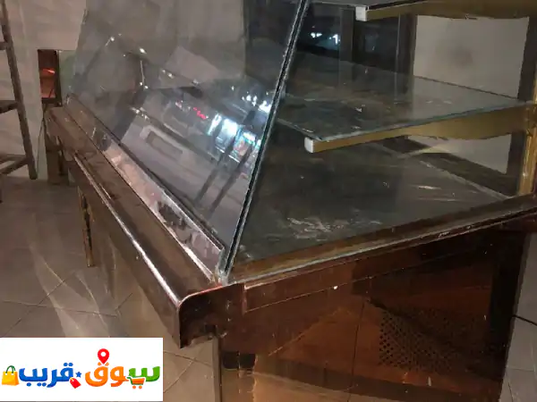 ثلاجة عرض جديدة استعمال 5 شهور بحالة ممتازة في مدينة الاحساء الهفوف