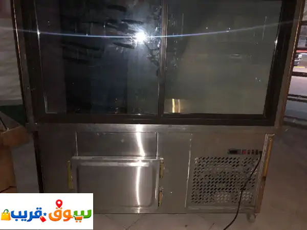 ثلاجة عرض جديدة استعمال 5 شهور بحالة ممتازة في...