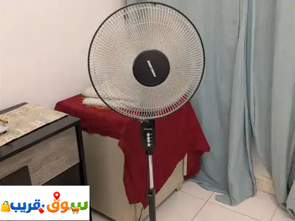 فرصة لا تعوض! 3 مراوح ستاند بحالة ممتازة (بلاك اند ديكر وميديا) | فقط 10 د.ب. للواحدة!