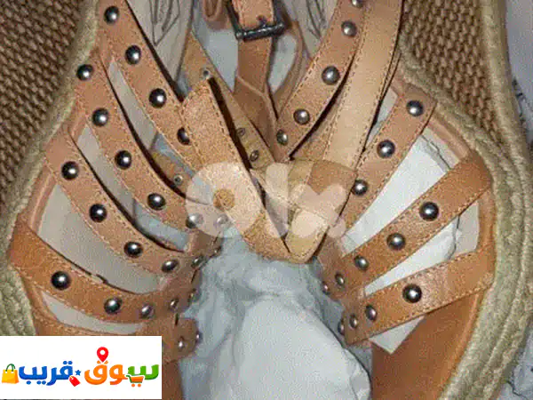 للبيع صندل نسائي ماركة