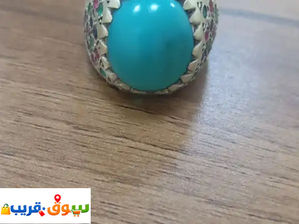 تحفة ملكية نادرة: خاتم فيروز أصيل، مرصع بالياقوت، الزمرد والزفير - لعشاق التميز