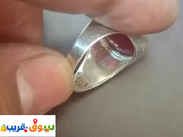 خاتم متوج بحجر ياقوت أصلي 10 قيراط قطعة فريده من نوعها ونادره مع عمل اختبار من جودة الحجر التواصل