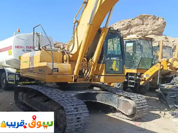 للبيع حفارة كوماتسو 220 موديل 2016 خليجي بحالة...