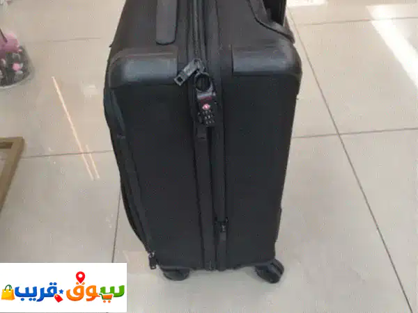 فرصة لا تعوض: شنطتا سفر تومي فاخرة (Tumi) بنصف السعر - كأنها جديدة!