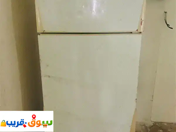 ثلاجة مستعملة شبه جديدة للبيع في ببرت مع فريزر |...