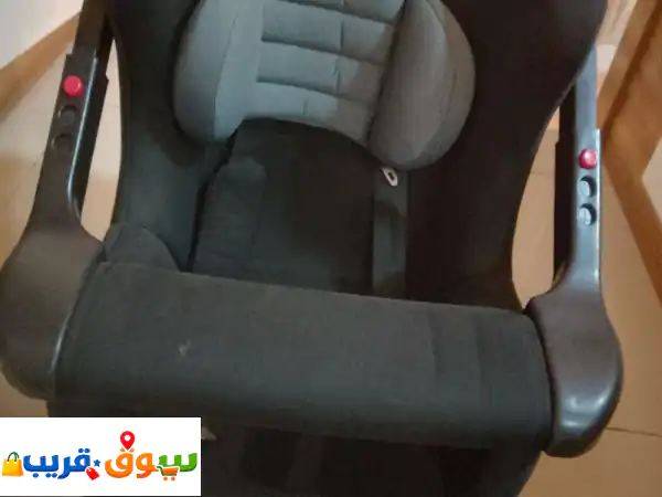 كرسي سيارة للاطفال يعتبر جديد من 4 شهور ما أستخدم كثير
