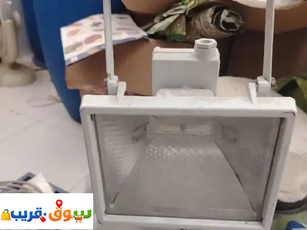 outdoor light for sale perfectly working and in good condition only light is there not cable...