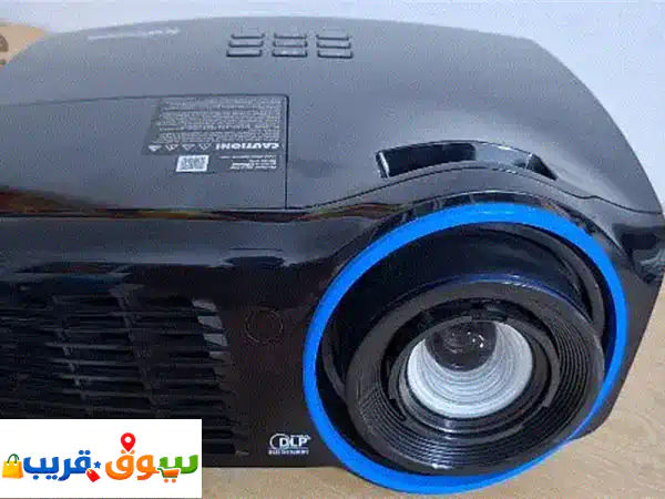 INFOCUS HIGH CLARITY PROJECTOR. . 4500 LUMINESS. BETTER THAN TV