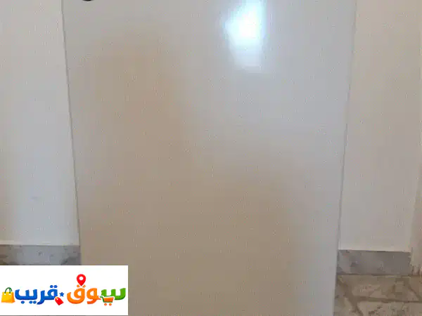 براد Hisense مع فريزر داخلي – كفاءة عالية