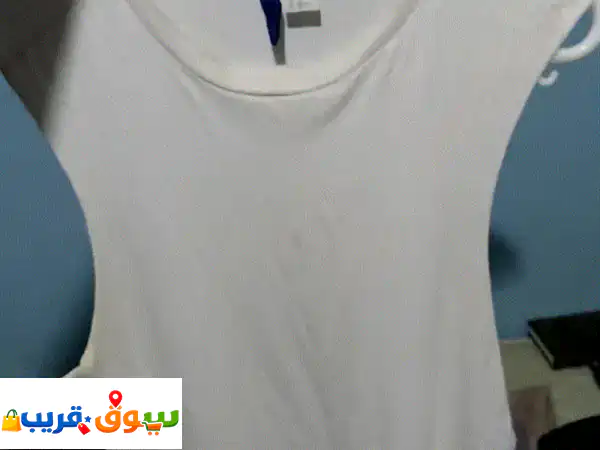 Sleeveless white Tshirt