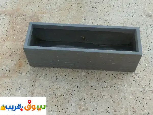 للبيع تحفة مدخل طويلة وثقيلة، وأحواض زراعة