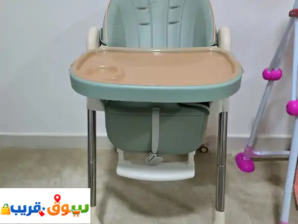 كرسي طعام استخدام 3 أشهر وأرجوحة اطفال للبيع في...