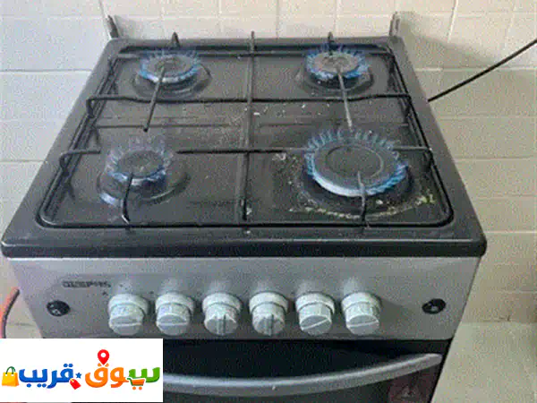 5 Burner Cooking range for sale in working condition