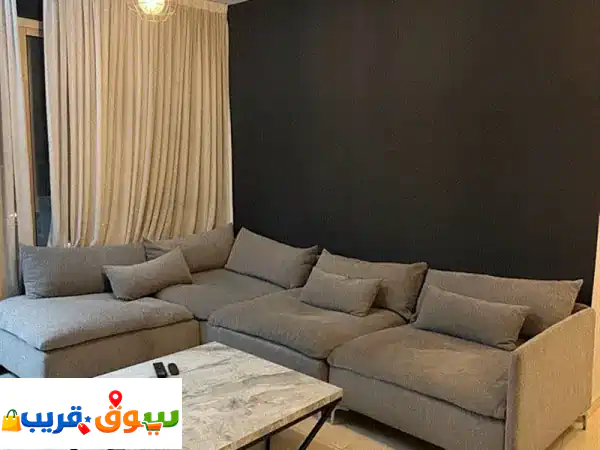 صالون كامل مع برادي و غرفة نوم كاملة مع فرشة...