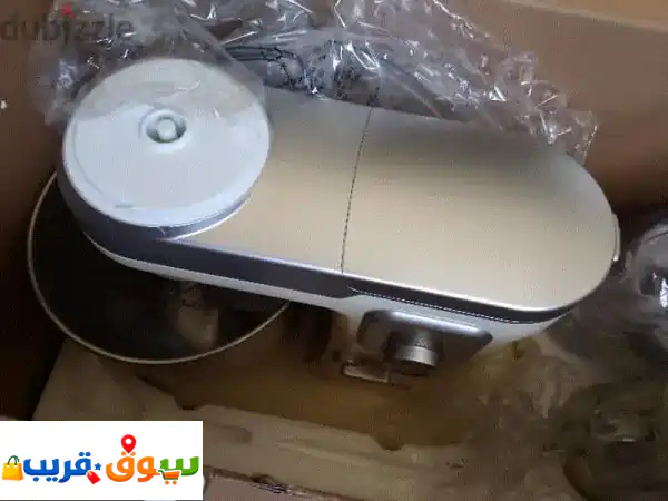 فرصة ذهبية! عجانة وخلاط جديدة كلياً مع مستلزماتها...