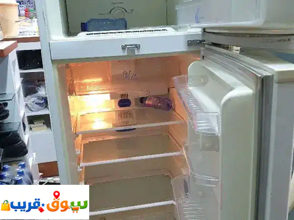 فرصة لا تعوض! ثلاجة Whirlpool (ويرلبول) 60 دينار - تبريد مثالي بحالة ممتازة!