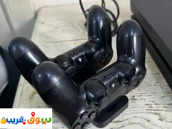 للبيع بلايستيشن 4 نسخة عادية بحالة ممتازة جهاز نظيف جدا وشغال بدون أي مشاكل، جاهز للتشغيل مباشرة ...