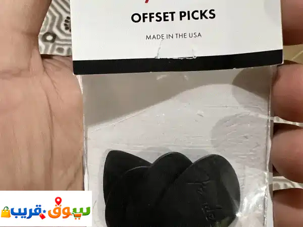 جيتار ياماها F310 أكوستيك بني (كالجديد) - للمبتدئين ومحبي الصوت الدافئ | جاهز للعزف مع حقيبة وريش!