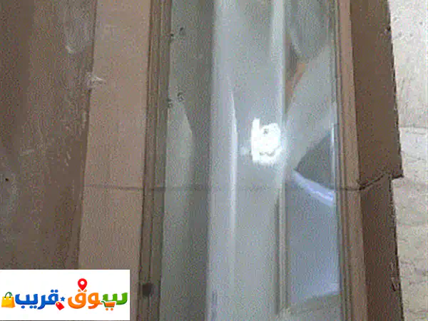 فرصة ذهبية: كابينة شاور SOLIDO 90x90 جديدة بخصم هائل (عيب زجاج بسيط)!