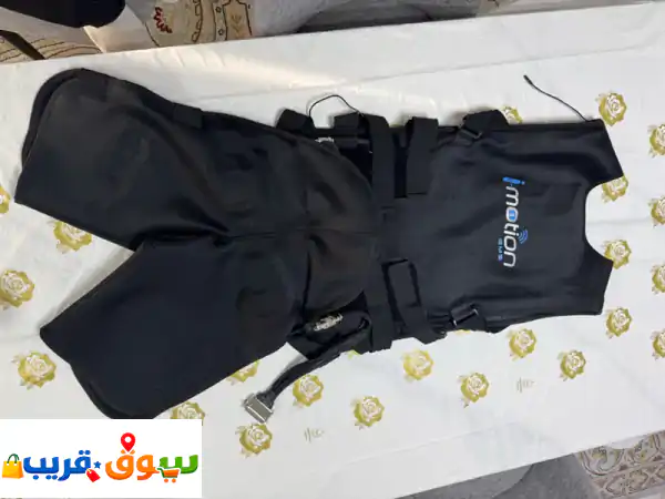 جهاز تحفيز كهربائي ems للبيع يحتوي على 4 جاكيتات وبطاريتين