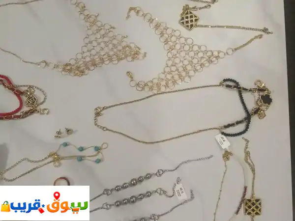 للبيع أكسسوارات نسائيه بسعر 3 درهم القطعة البيع كامل الكمية 50 حبة متوفر للتواصل
