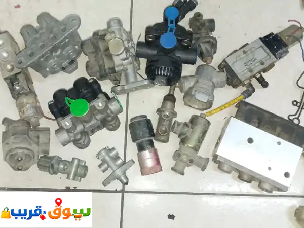 يوجد لدينا كمية من قطع غيار شاحنات النقل الثقيل (مستعمل. وجديد) للبيع. القطع متنوعة وتغطي أغلب ...