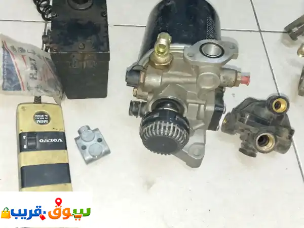 يوجد لدينا كمية من قطع غيار شاحنات النقل...