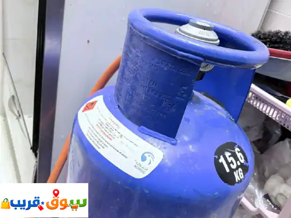 متوفر 2 اسطوانة غاز. وحدة حجم كبير والثانيه حجم...