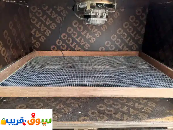 فقاسة بيض egg hutches