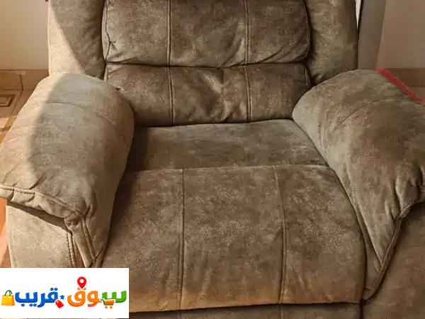 Sturdy Recliner hardly used