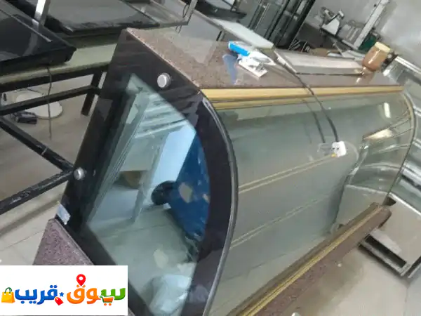 ثلاجة عرض للبيع مناسبة لمحلات الكيك والحلويات بسعر...