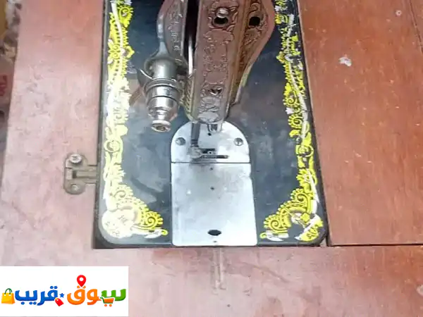 ماكينة خياطة