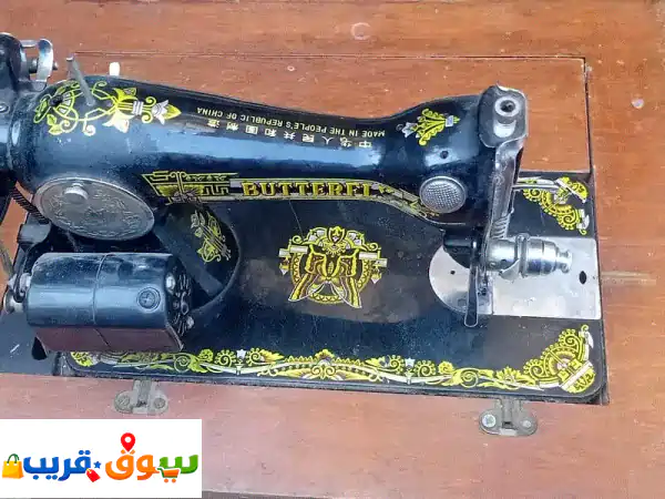 ماكينة خياطة