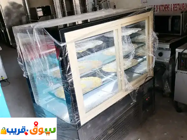 براد عرض للبيع بحالة كويسه مع تجهيزات لكامل...