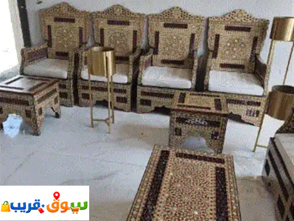 يوجد صالون 7 قطع للبيع استعمال شهرين خشب زان أصلي...