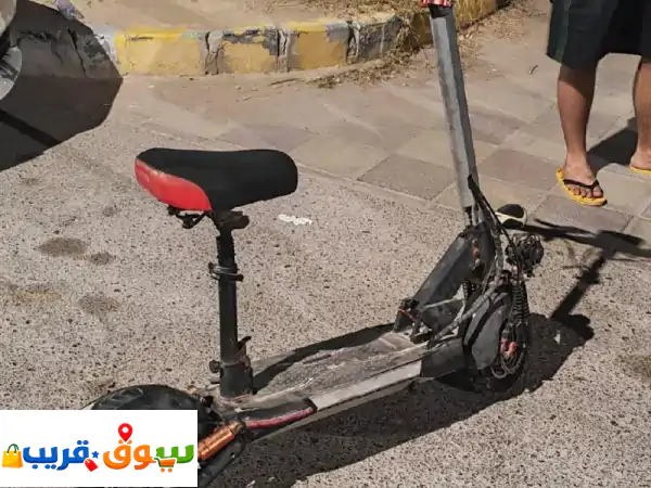 سكوتر في أبو ظبي بين الجسرين بحالة جيده استخدام 5 شهور