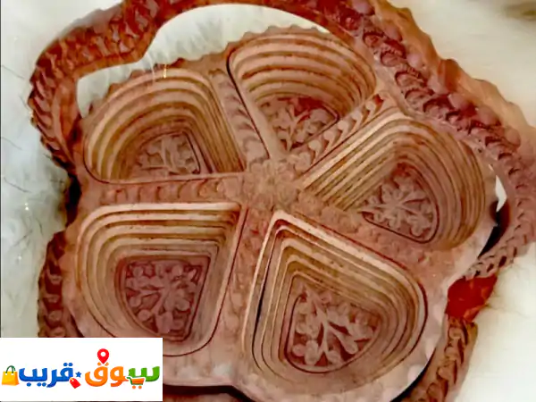 حامل مكسرات من الخشب المزخرف صناعة هندية....