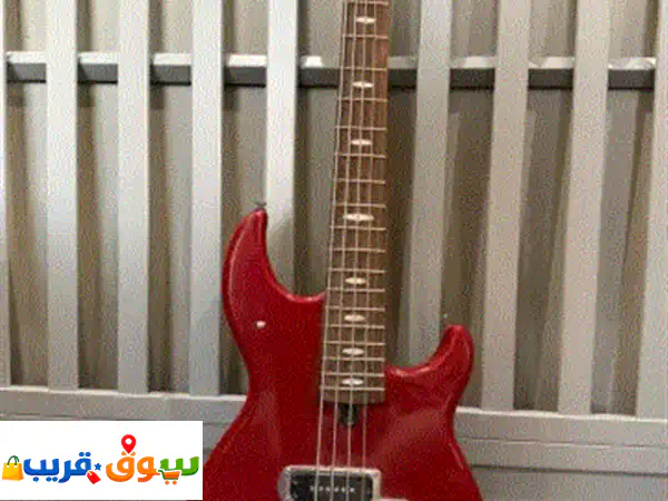 باس جيتار ياماها 5 أوتار  نظيف جدا الحالة...