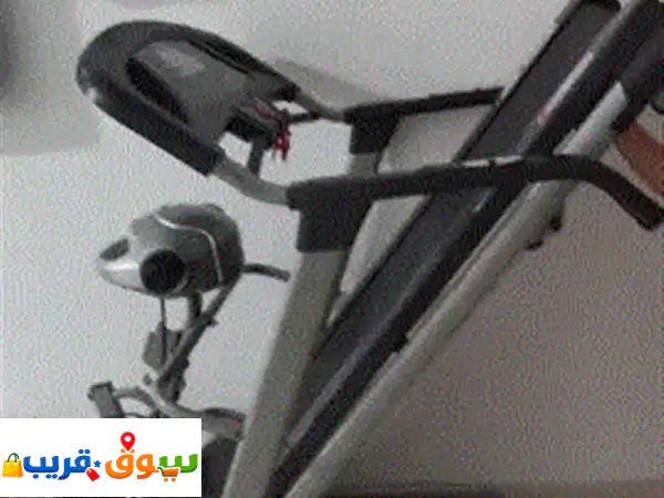 جهاز ركض رياضي بحالة ممتازة جدا، قابل للطي...