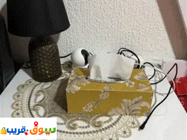 للبيع غرفة نوم نظيفة سرير وتسريحة ومرايا وخزانة كبيرة مع 2 كوميدينا أبوظبي مع الفرشة 3000 درهم