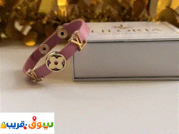 عرض على الأكسسوارات النسائيه بسعر الحبة 35 درهم قطعة و3 قطع ب 100 درهم يوجد توصيل لكافة الامارات ...