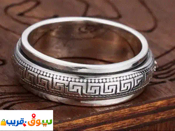 أناقة وفخامة: خاتم فضة أنيق بنقشة فيرزاتشي الدوارة...