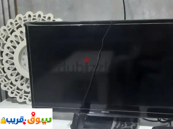 32 INCH GOOD CONDITION  AIRTEL SETUP BOX WITH REMOTEGOOD CONDITION