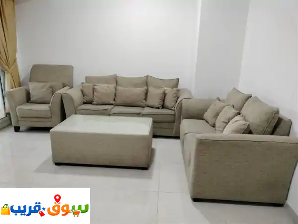 الأثاث المستعمل في شركات النقل والتعبئة
